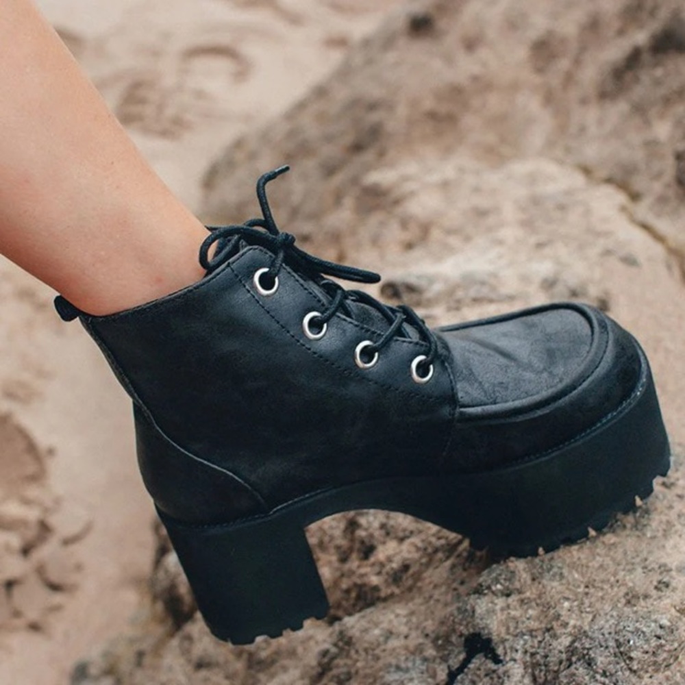 T.U.K nosebleed boots